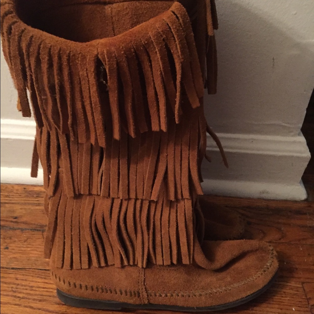 Minnetonka fringe boots